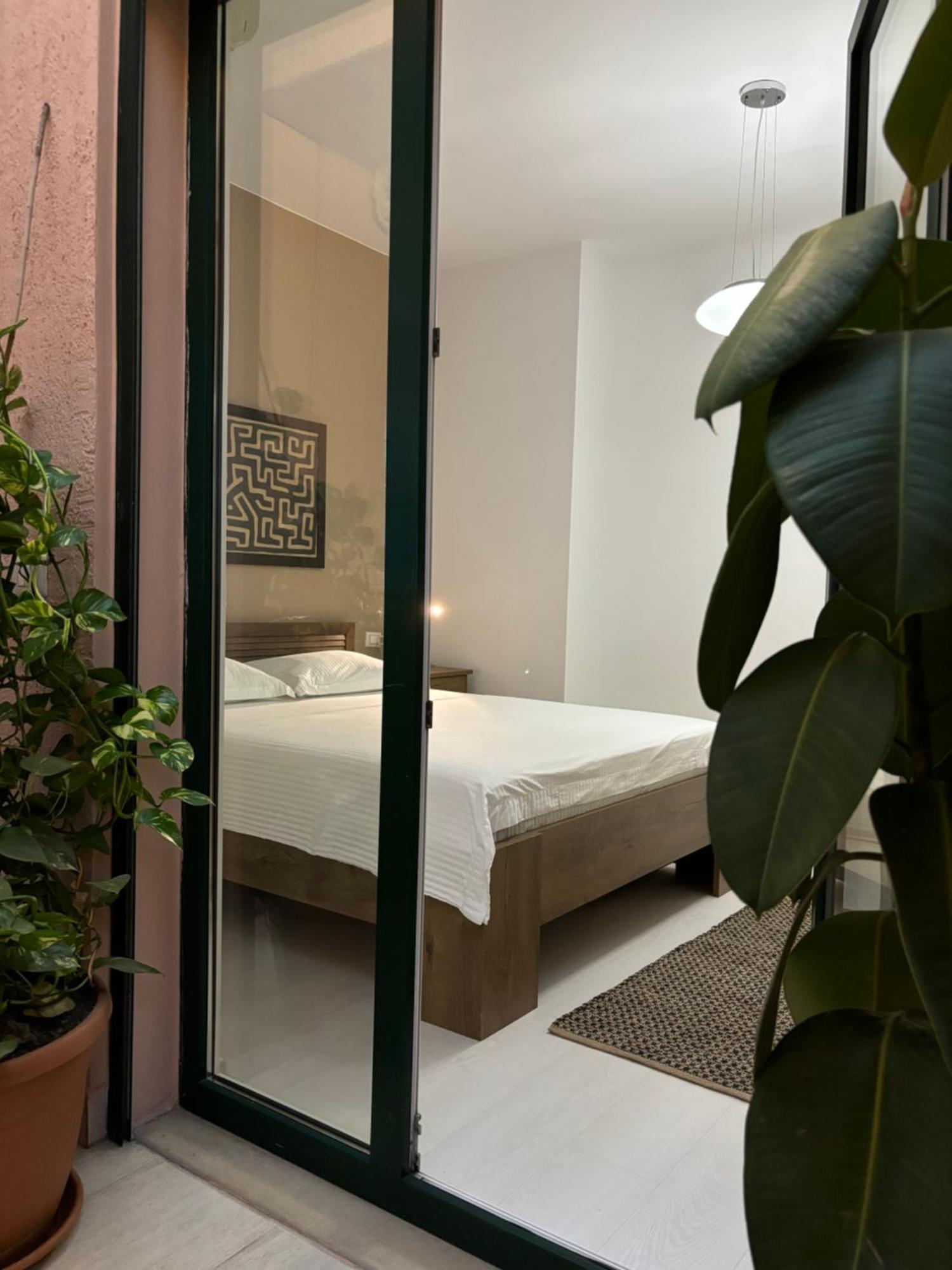 Tam Serviced 2Bdr Apartment City Center No6 Tirana Exterior photo