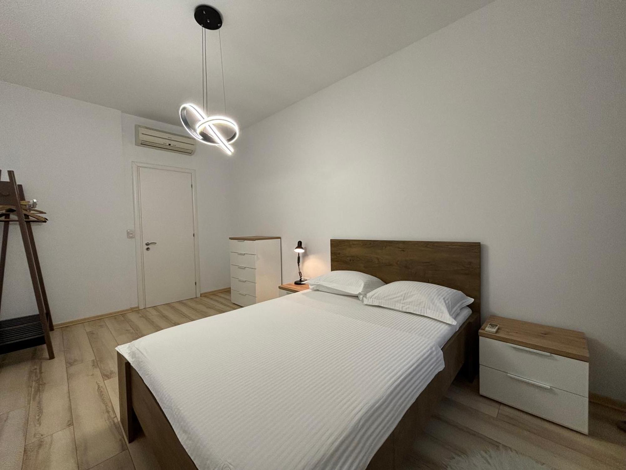 Tam Serviced 2Bdr Apartment City Center No6 Tirana Exterior photo