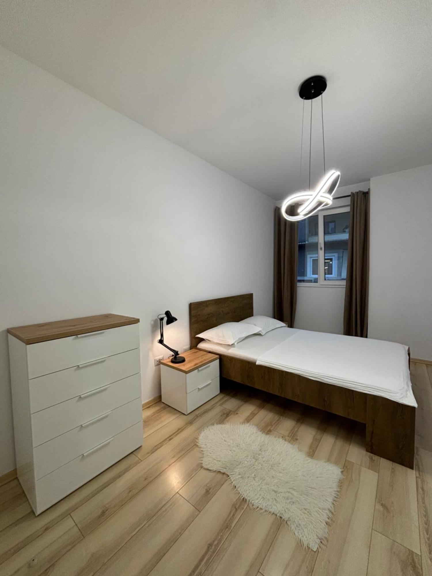 Tam Serviced 2Bdr Apartment City Center No6 Tirana Exterior photo